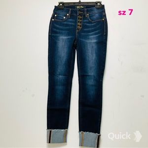 sz 7 - New Indigo Rein Cuffed Skinny Jeans